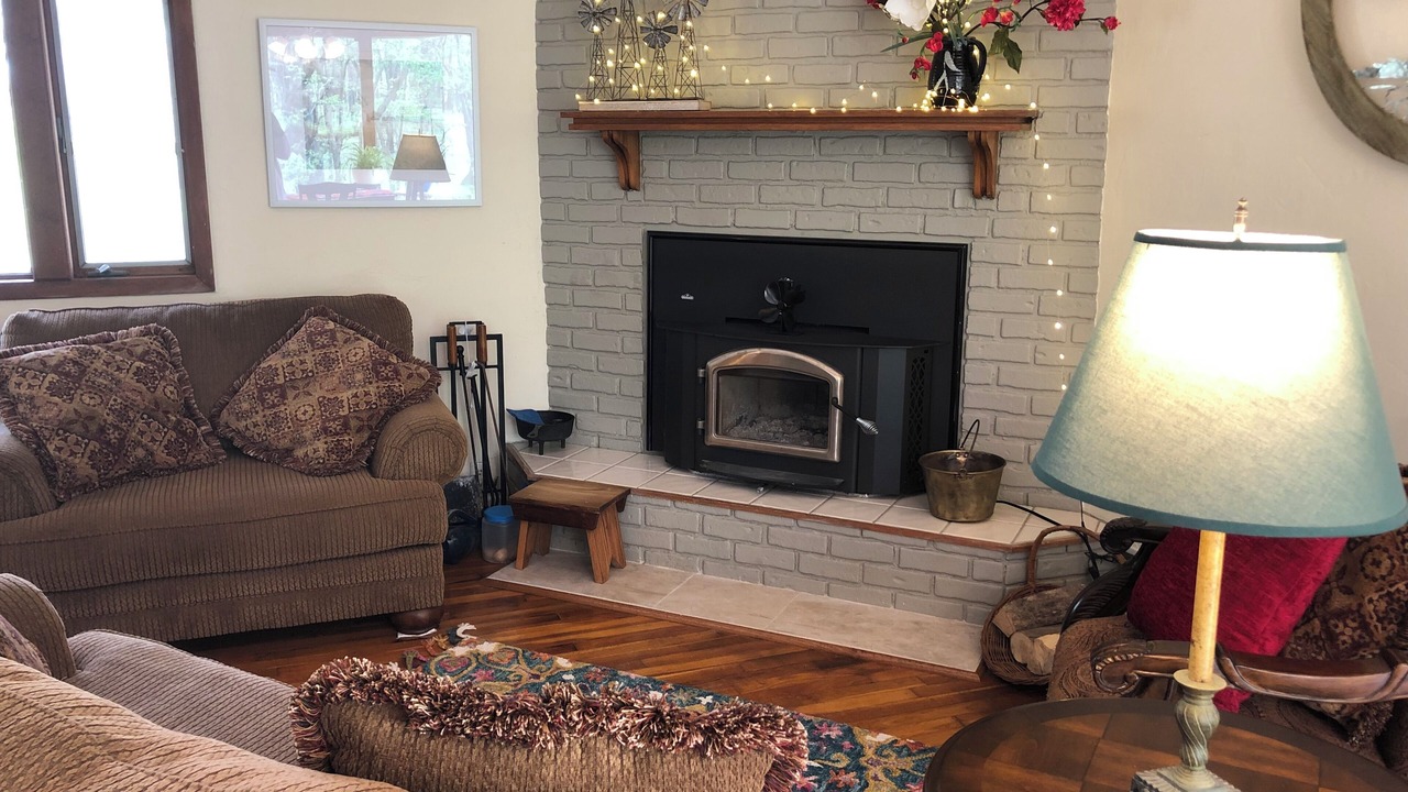 Photo of Livingroom in Jefferson County