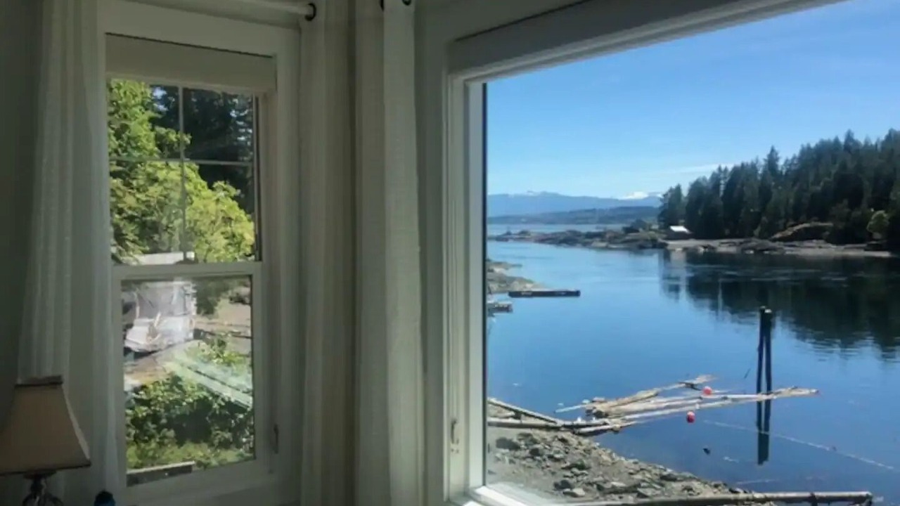 Photo of Others in Quathiaski Cove