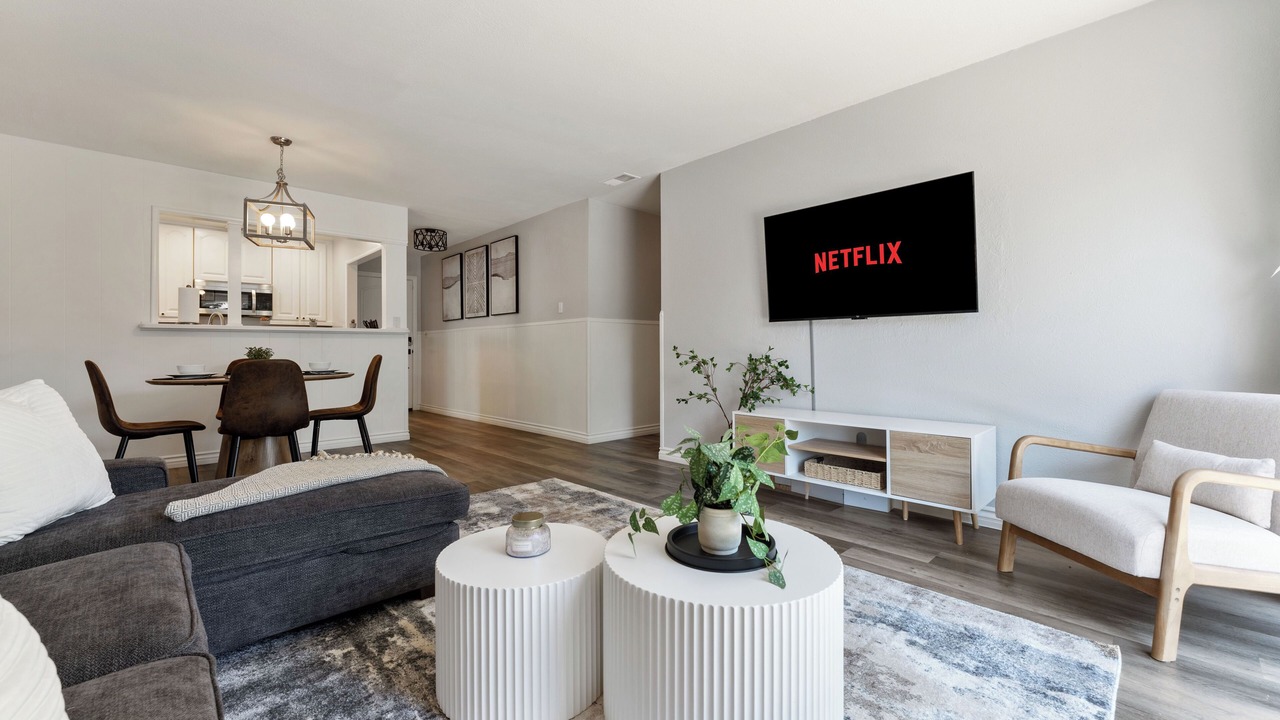 Photo of Livingroom in Sherwood Forest and Thistle Development