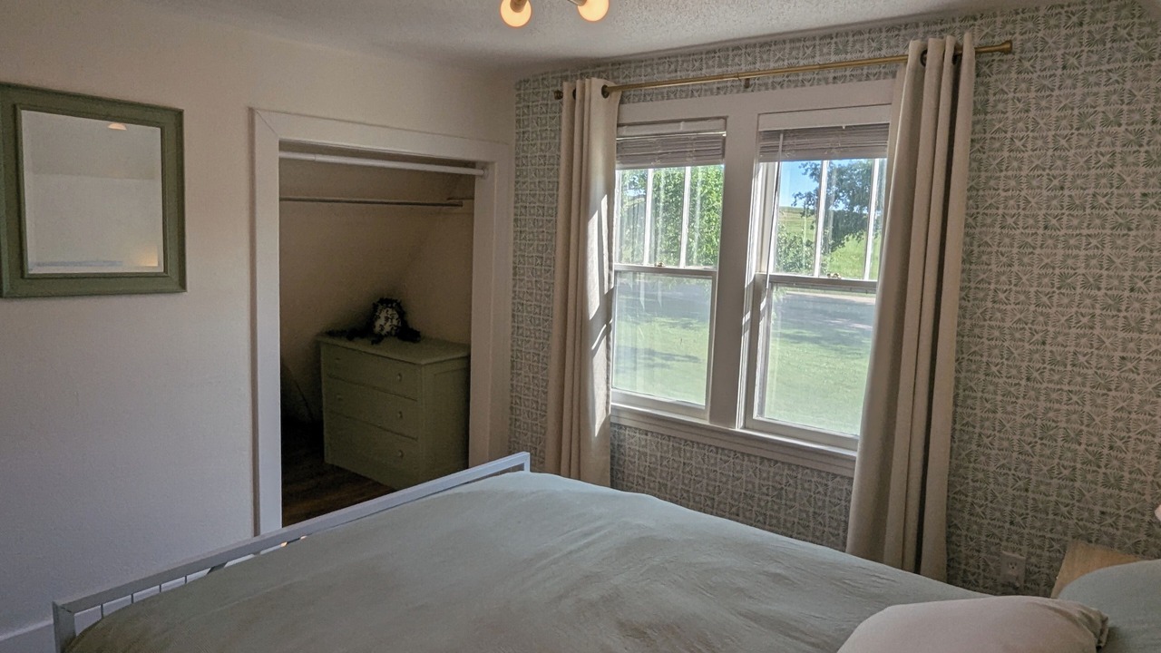 Photo of Bedroom in Underwood