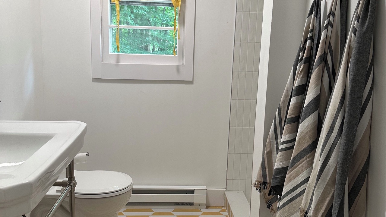 Photo of Bathroom in White Mills