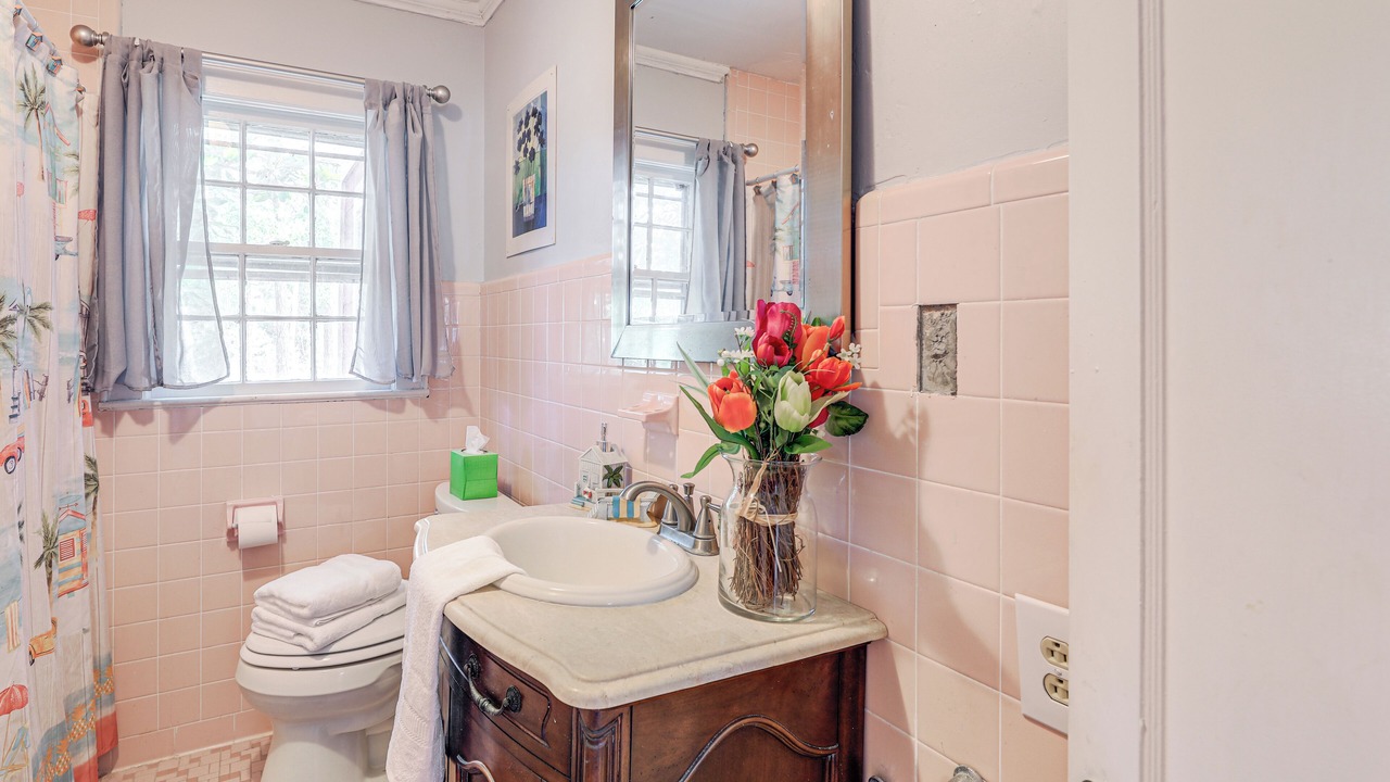 Photo of Bathroom in Beaufort