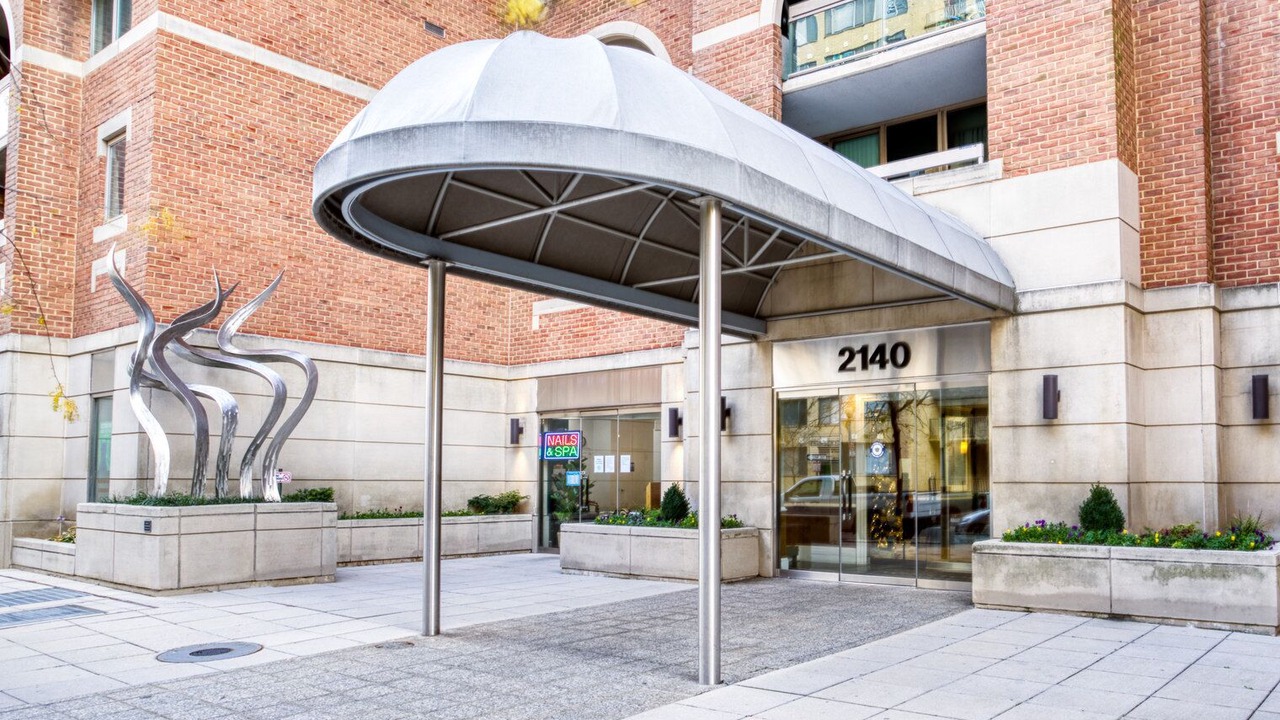 Photo of Outdoor in Connecticut Ave - K Street