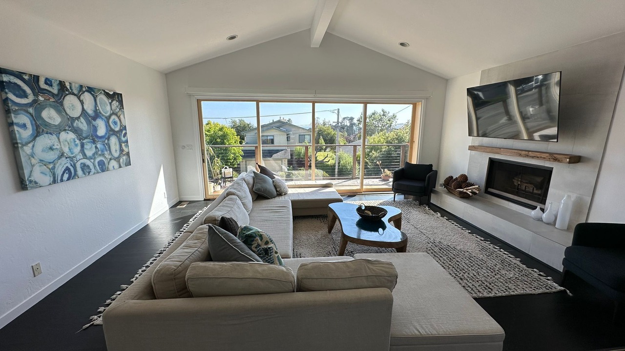 Photo of Livingroom in El Granada