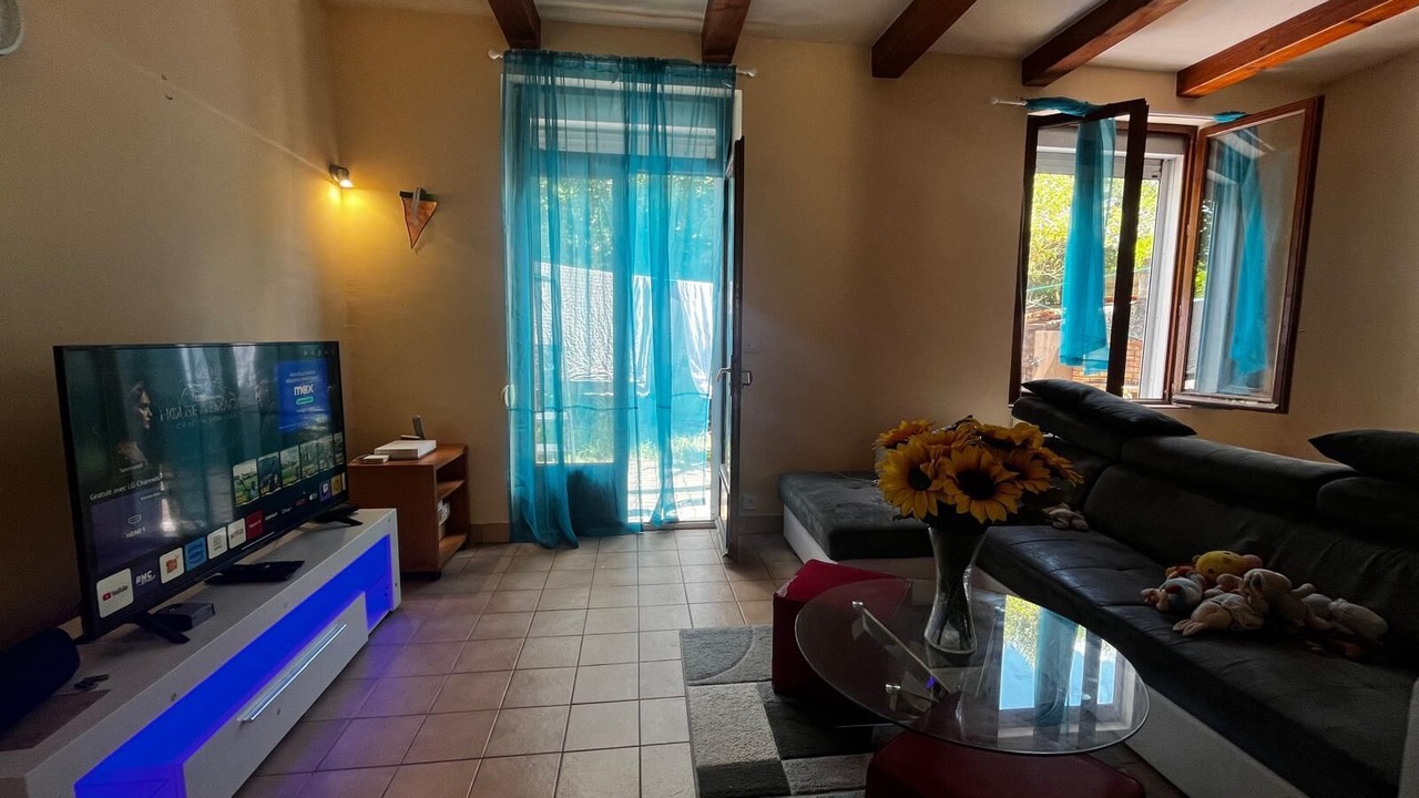 Photo of Livingroom in Sainte-Genevieve-des-Bois