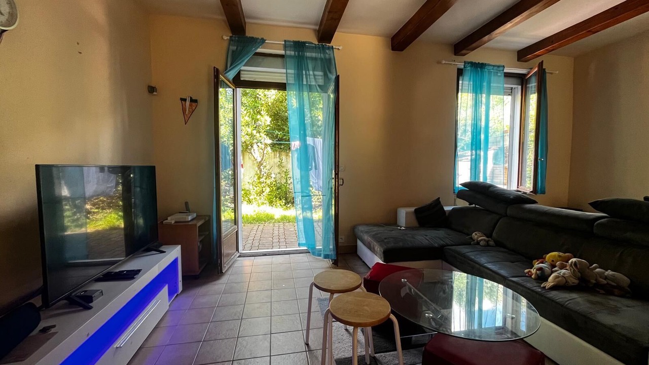 Photo of Livingroom in Sainte-Genevieve-des-Bois