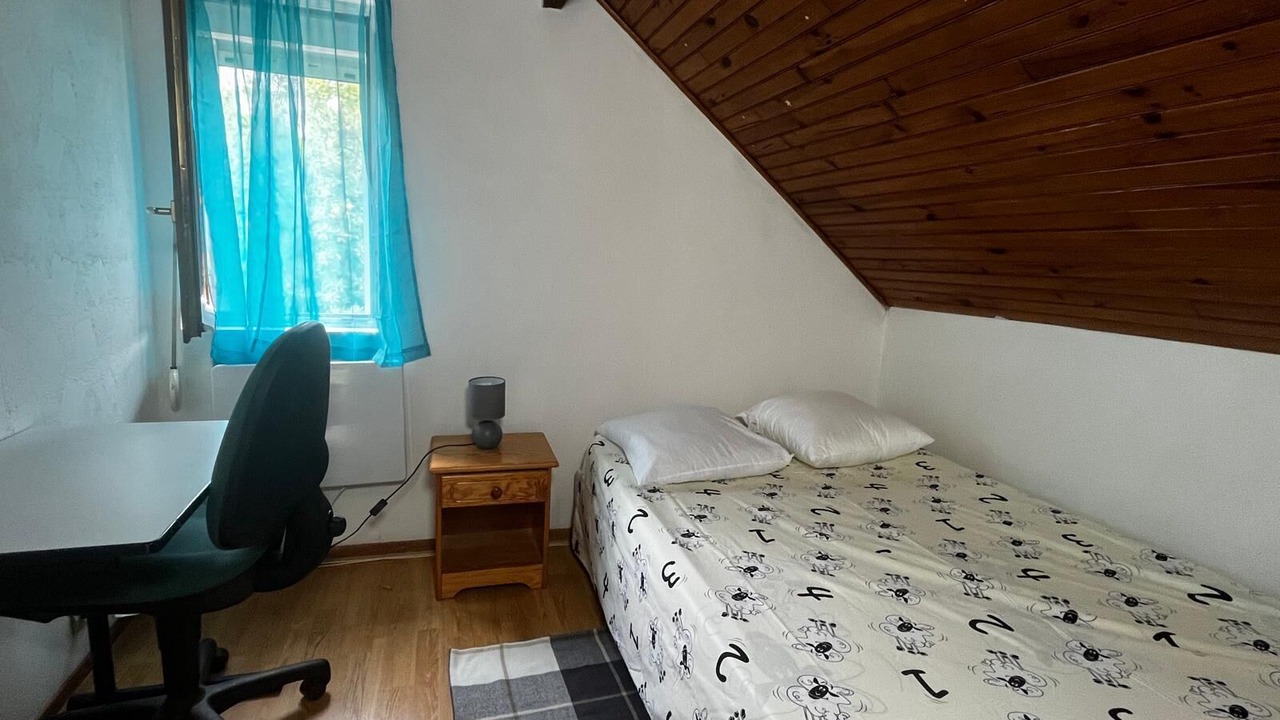Photo of Bedroom in Sainte-Genevieve-des-Bois