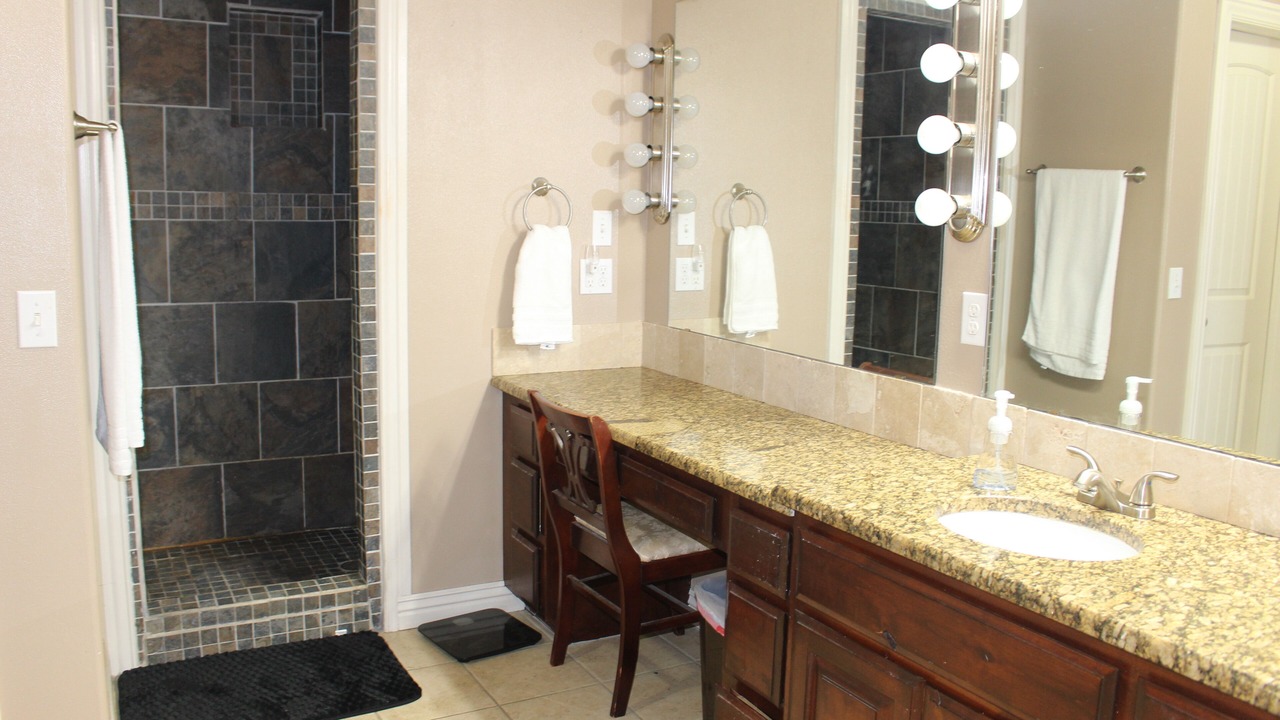 Photo of Bathroom in Tahlequah