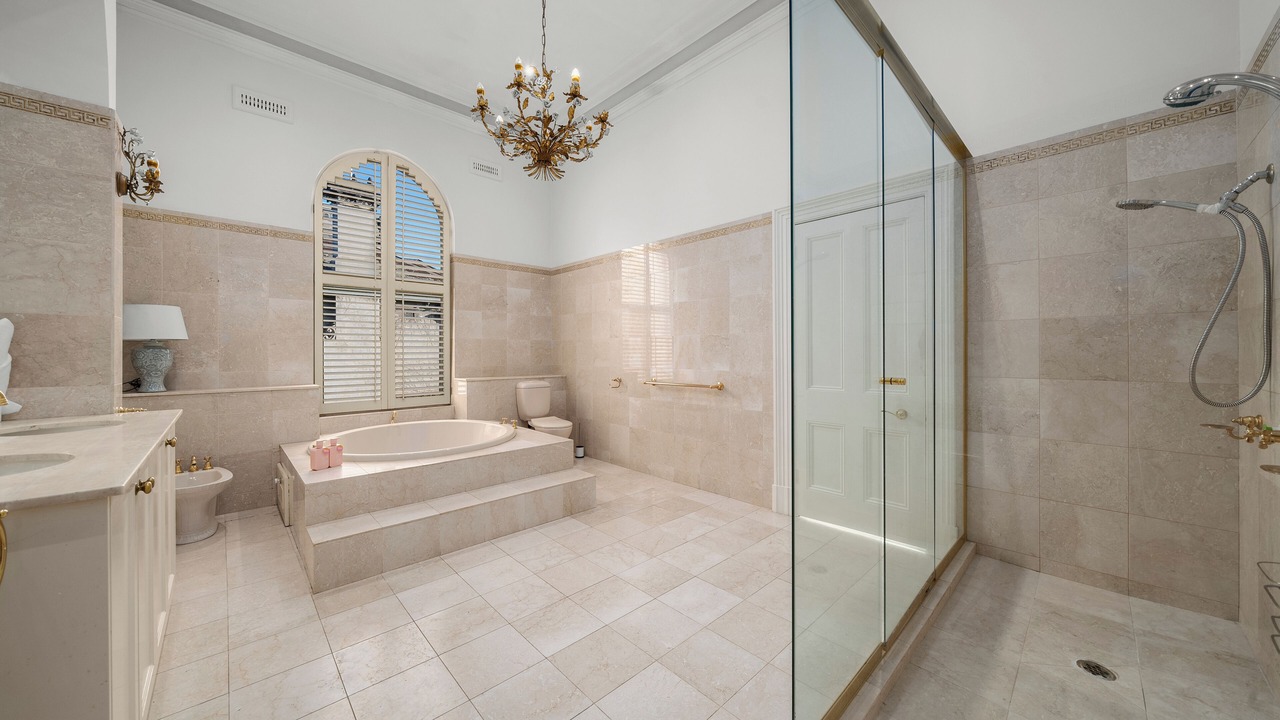 Photo of Bathroom in Kew