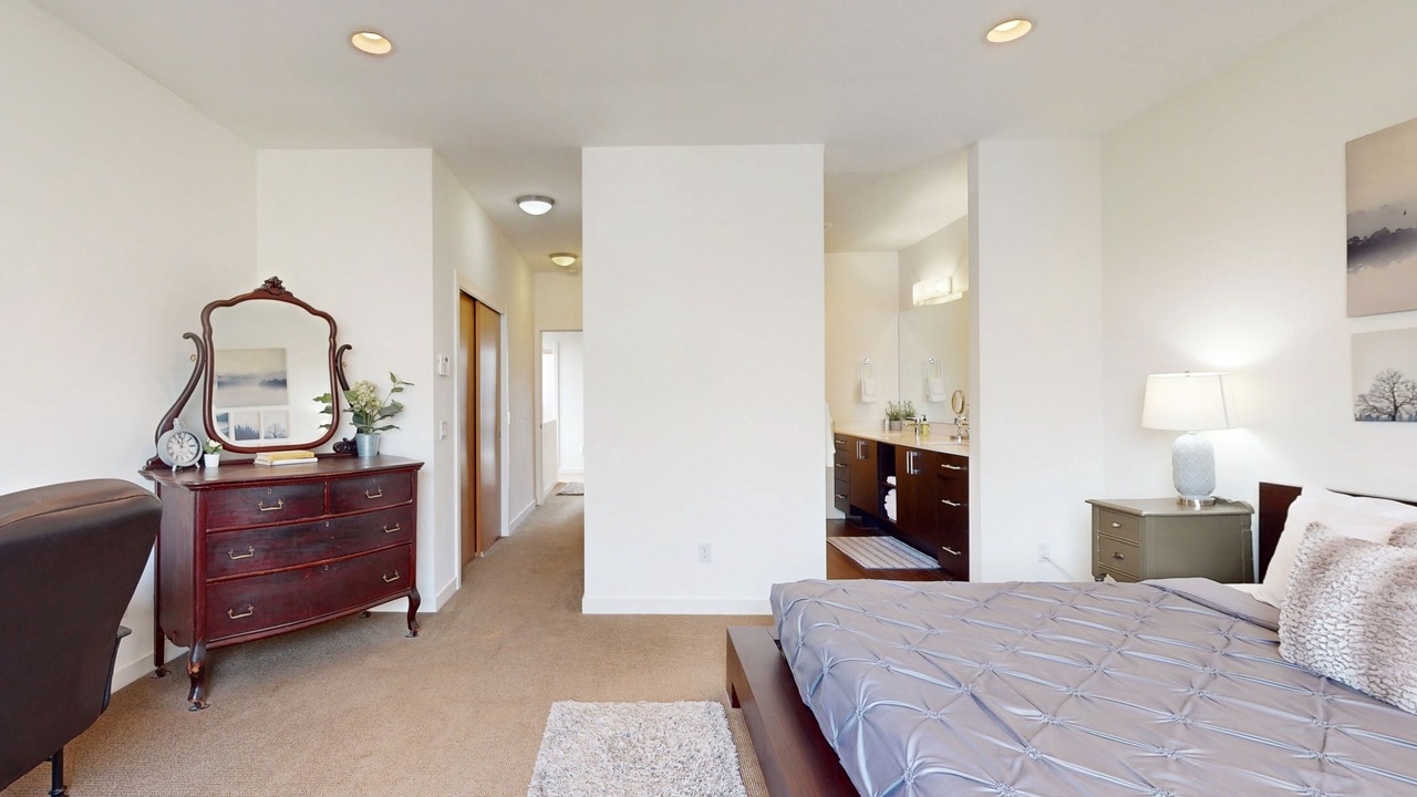 Photo of Bedroom in Alki