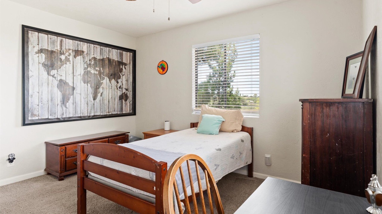 Photo of Bedroom in Oracle