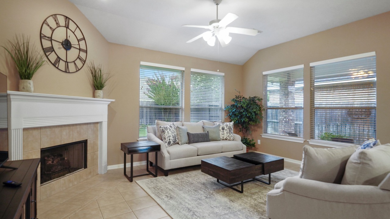 Photo of Livingroom in Spring