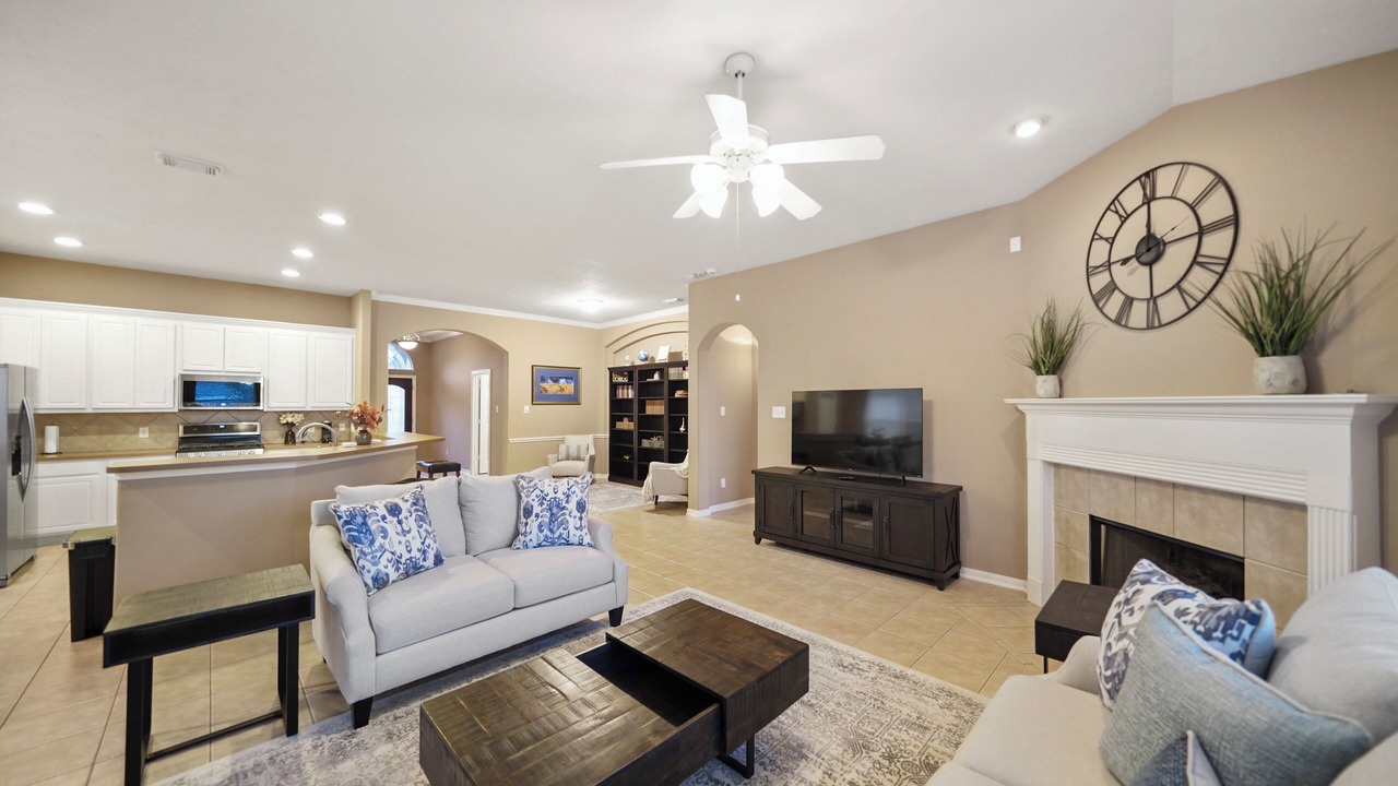Photo of Livingroom in Spring