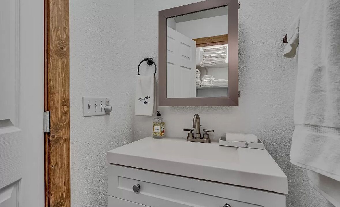 Photo of Bathroom in Pottsboro