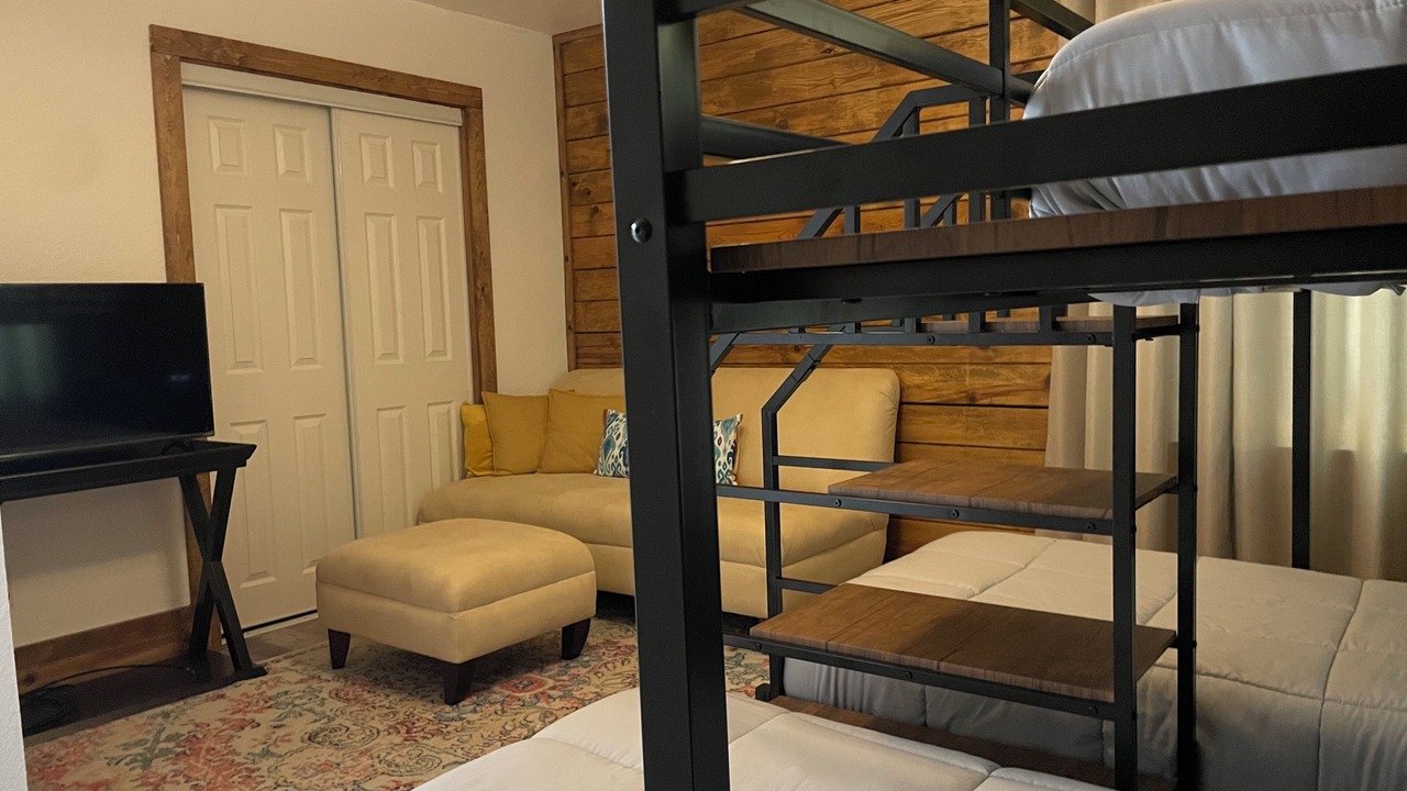 Photo of Bedroom in Pottsboro