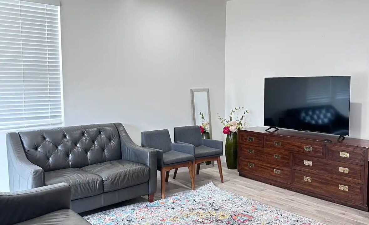 Photo of Livingroom in Duncan