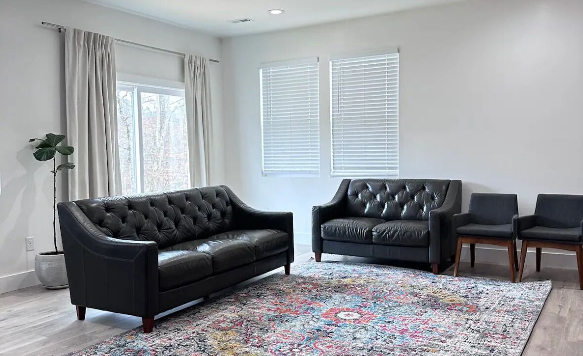 Photo of Livingroom in Duncan