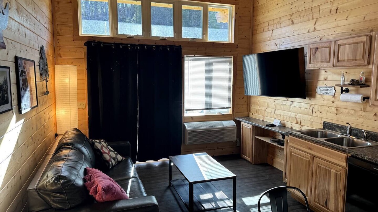 Photo of Livingroom in Bramwell