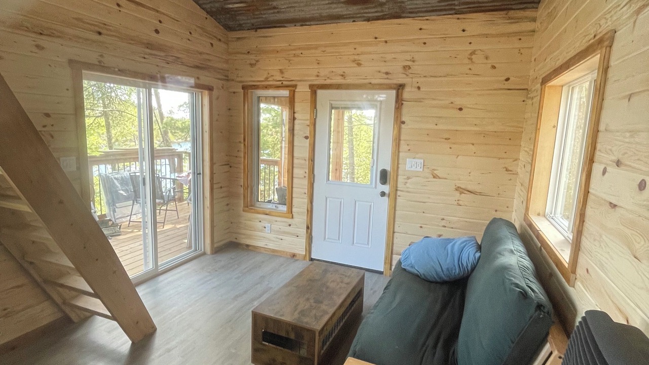 Photo of Livingroom in Kenora