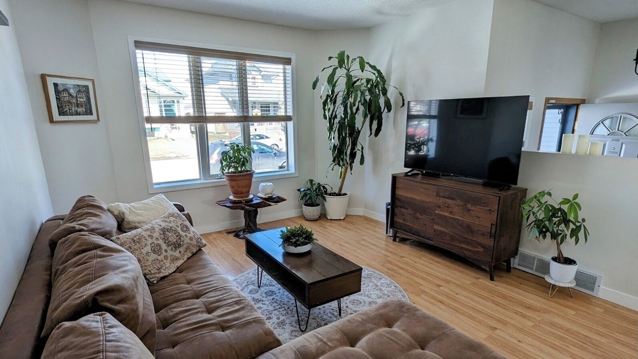 Photo of Livingroom in Calgary