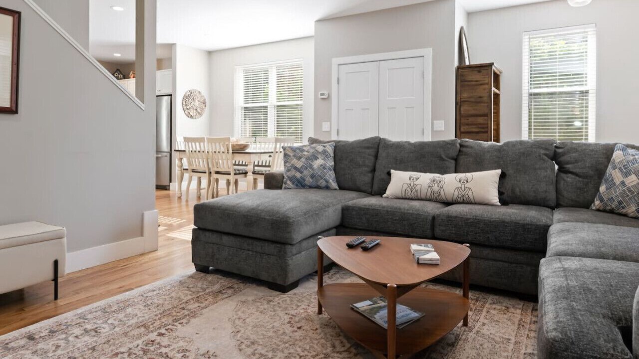 Photo of Livingroom in Oakley