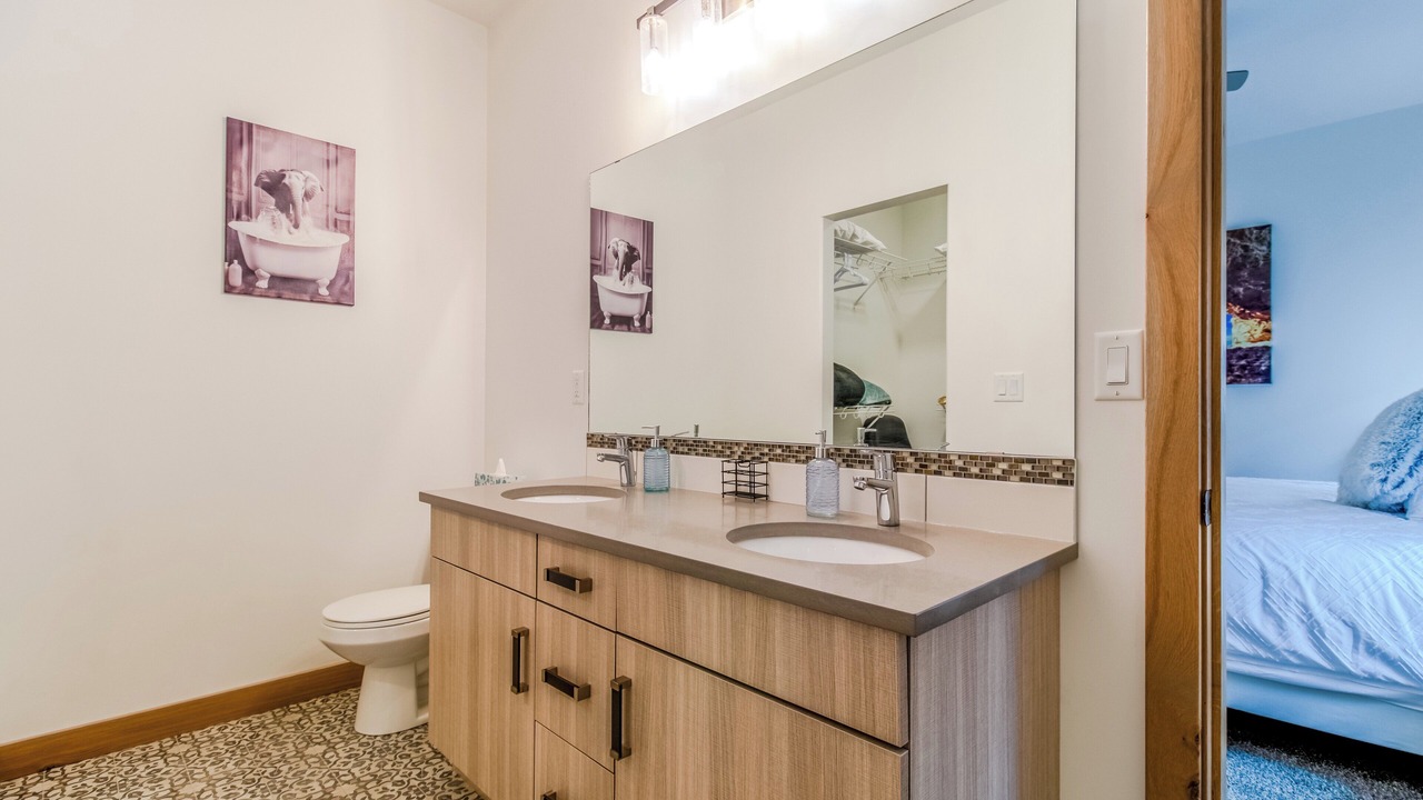Photo of Bathroom in Sylvan Lake
