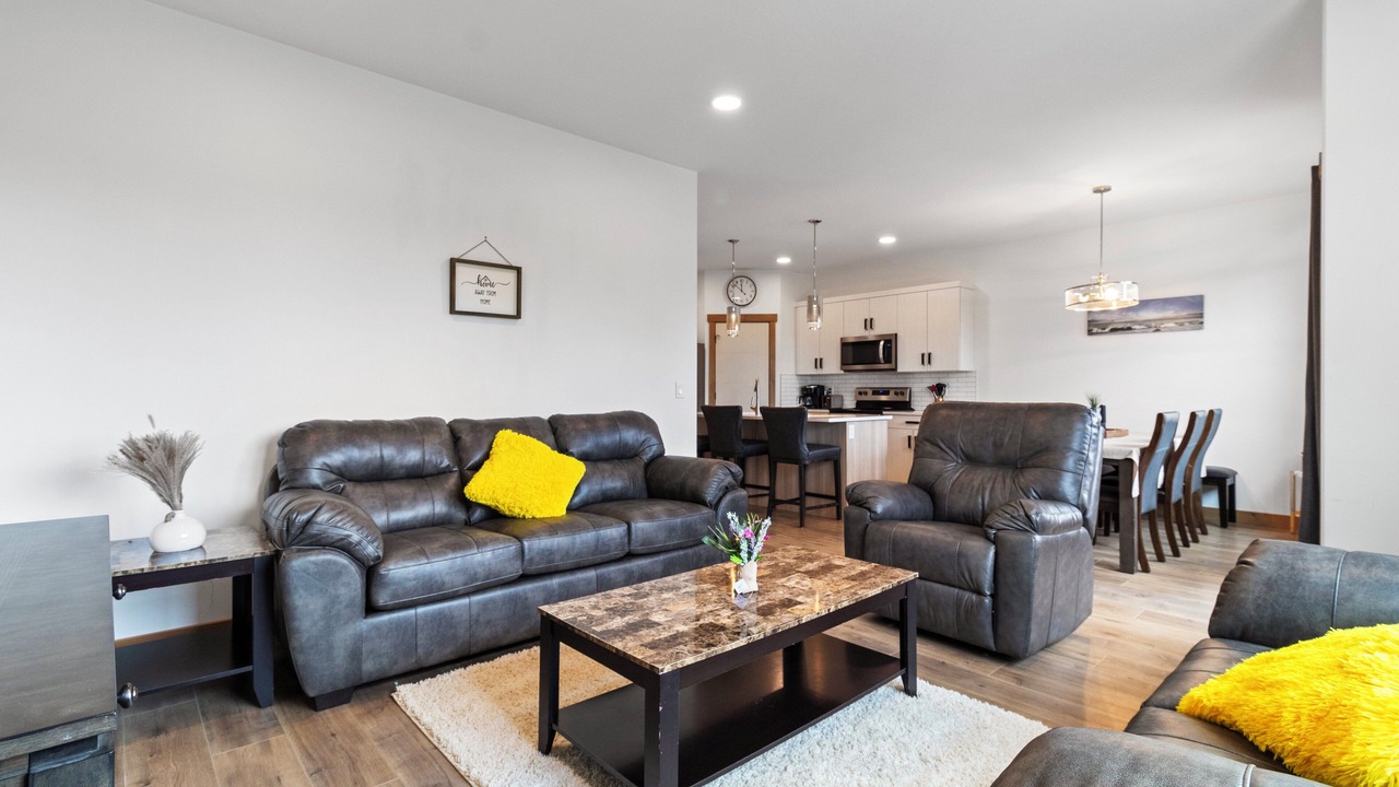 Photo of Livingroom in Sylvan Lake