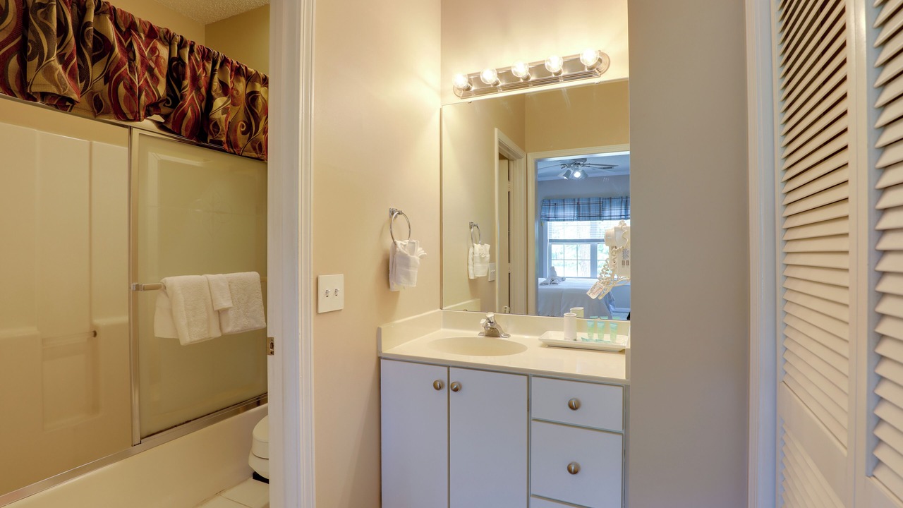 Photo of Bathroom in Red Hill