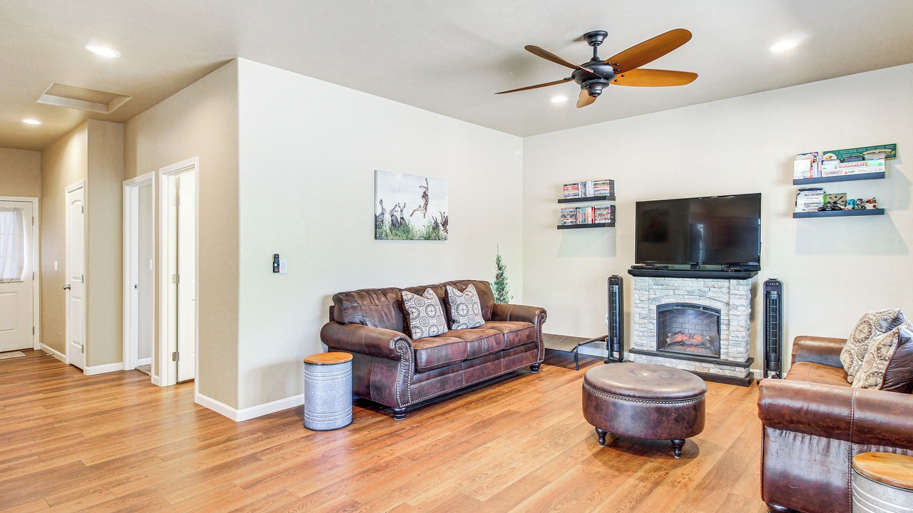 Photo of Livingroom in Clay Springs