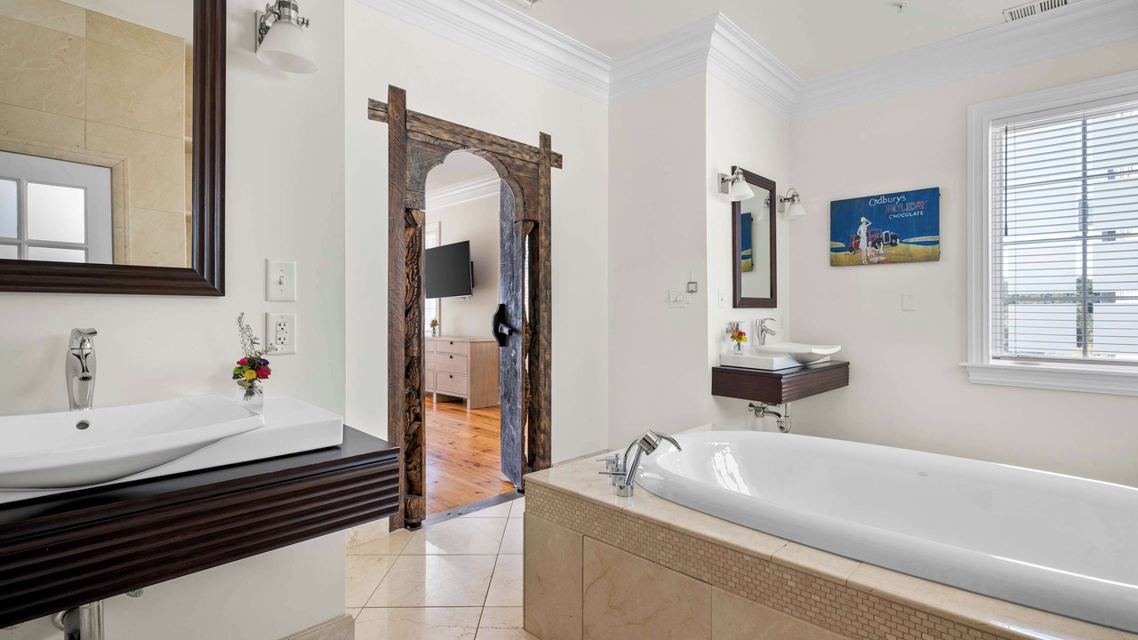 Photo of Bathroom in Charleston Historic District
