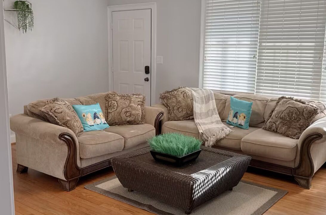 Photo of Livingroom in Duncan