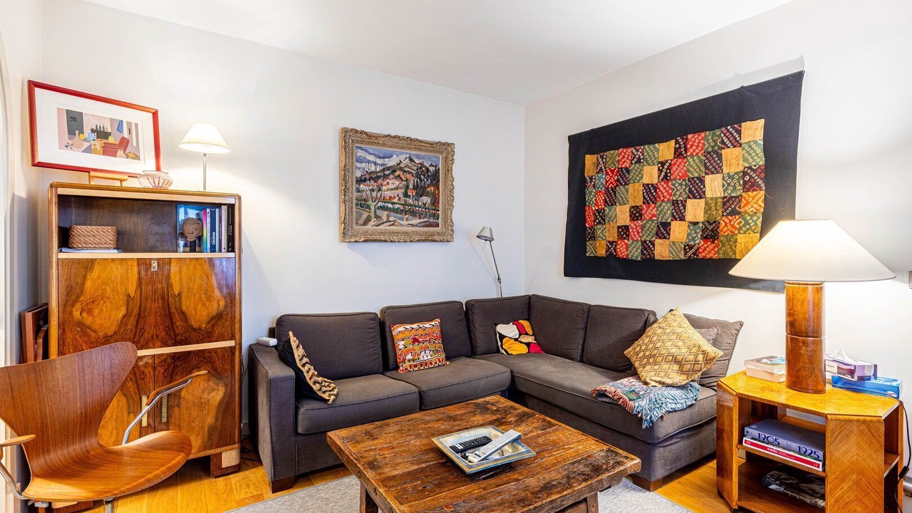 Photo of Livingroom in Archives