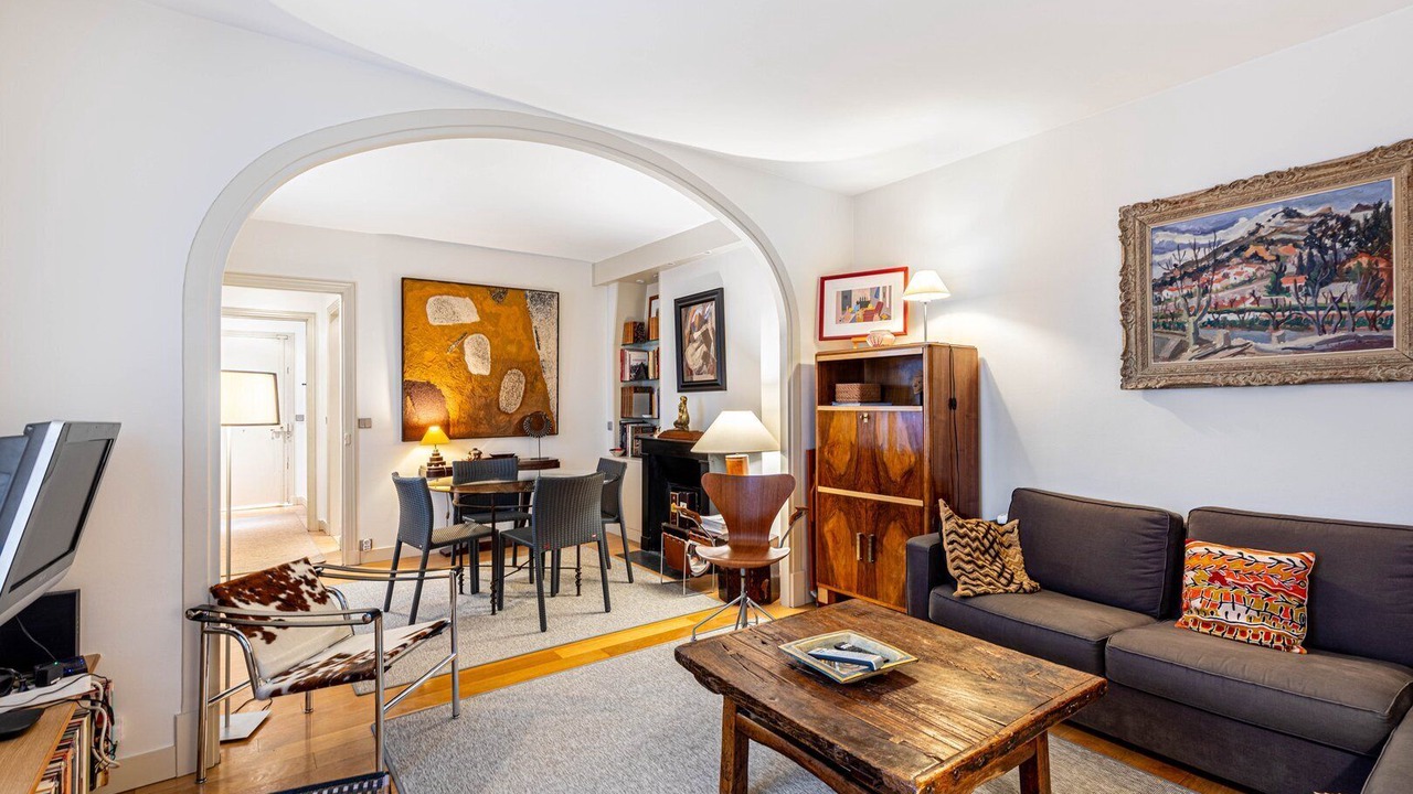 Photo of Livingroom in Archives