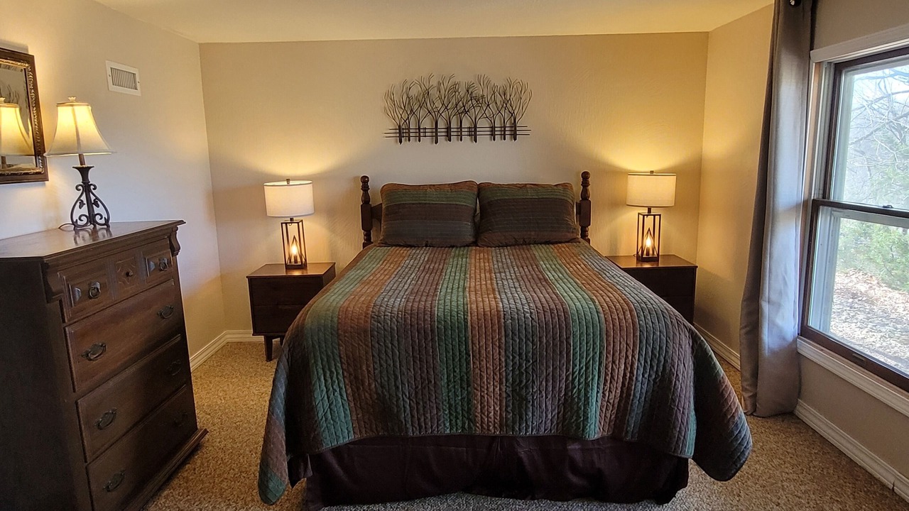 Photo of Bedroom in Sylvan Shores