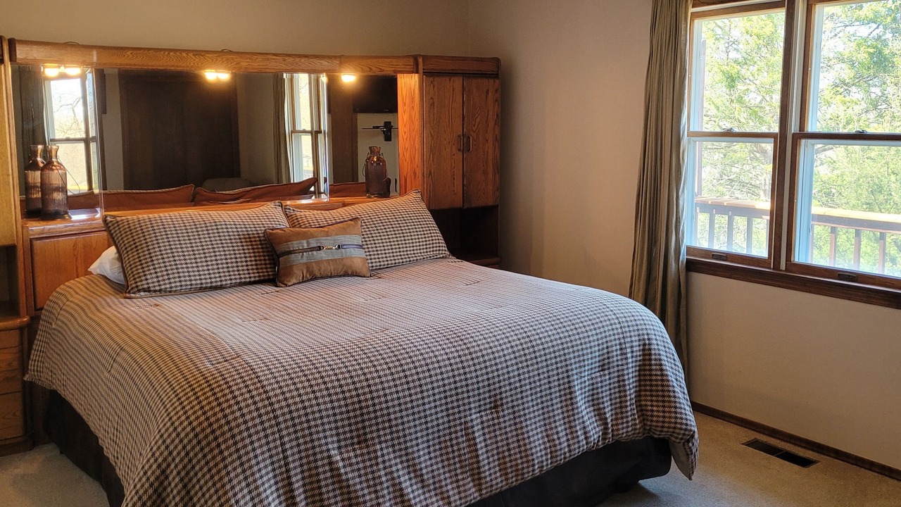 Photo of Bedroom in Sylvan Shores