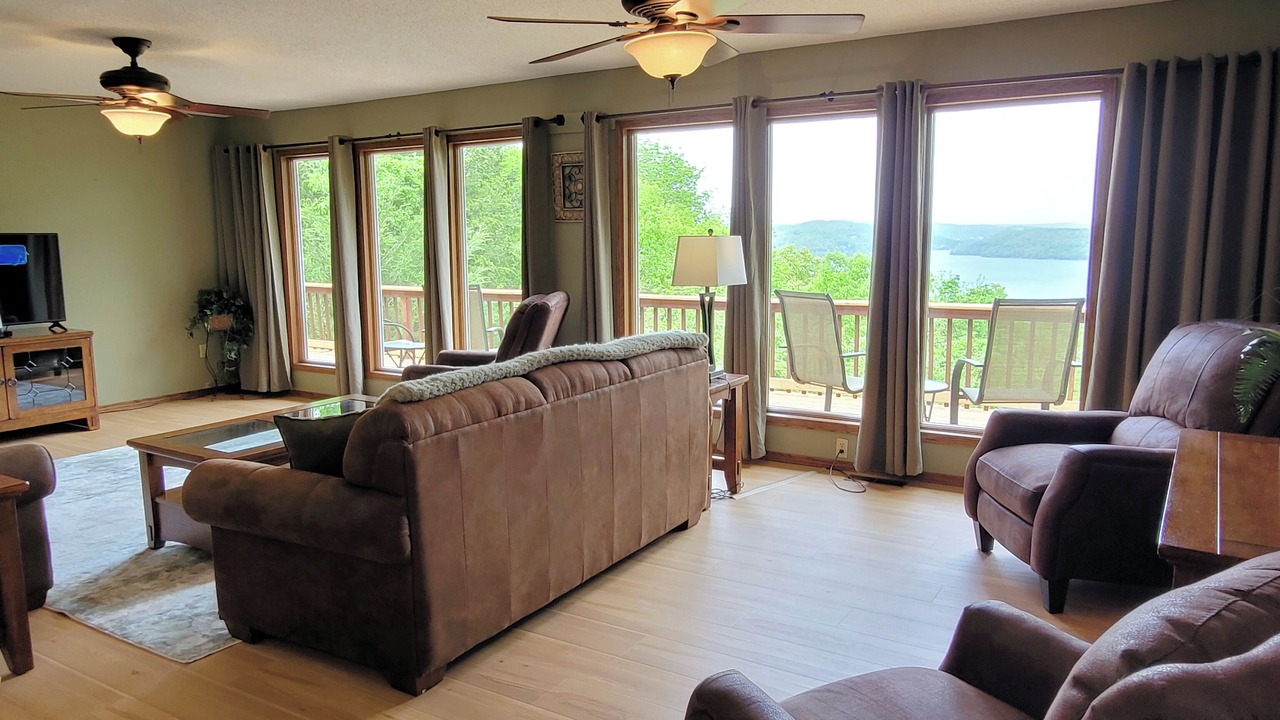 Photo of Livingroom in Sylvan Shores