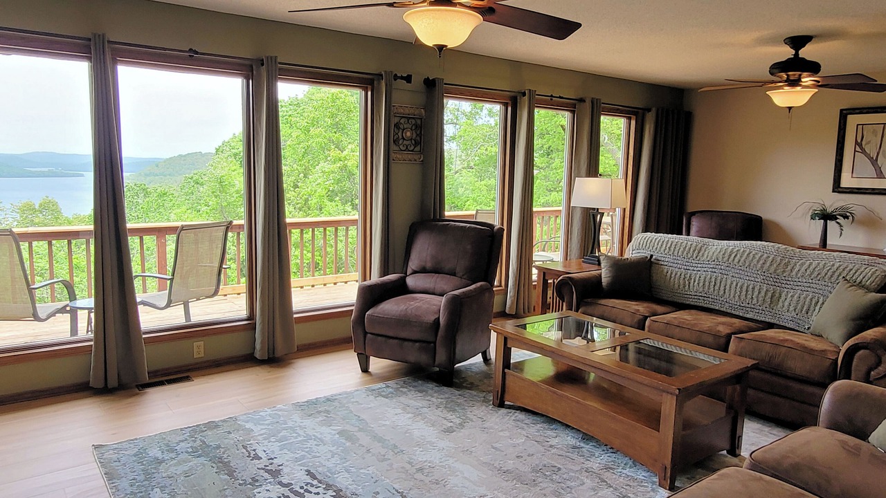 Photo of Livingroom in Sylvan Shores