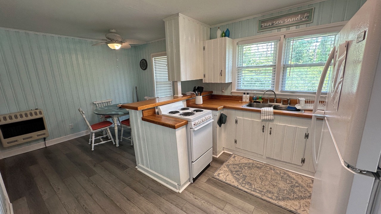 Photo of Kitchen in Sealevel