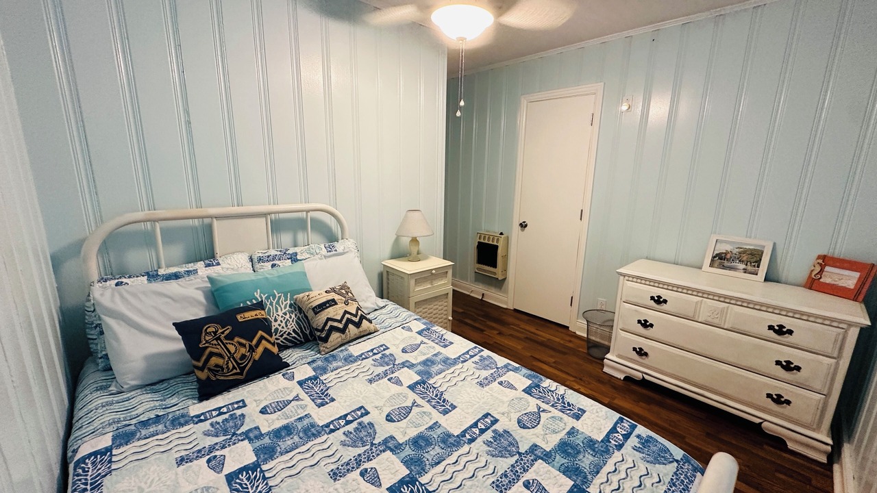 Photo of Bedroom in Sealevel