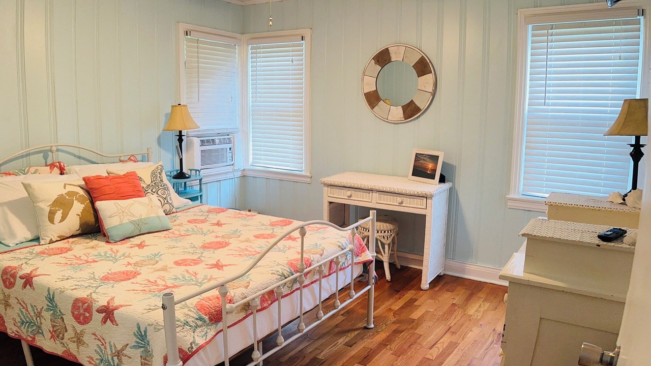 Photo of Bedroom in Sealevel