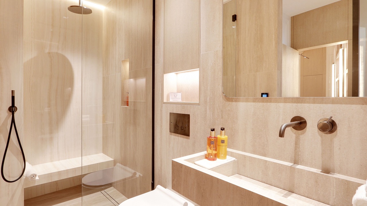 Photo of Bathroom in 4th Arrondissement
