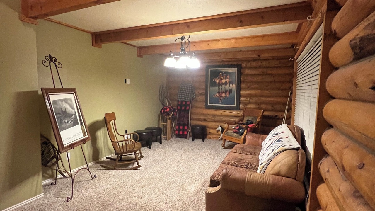 Photo of Livingroom in Moroni