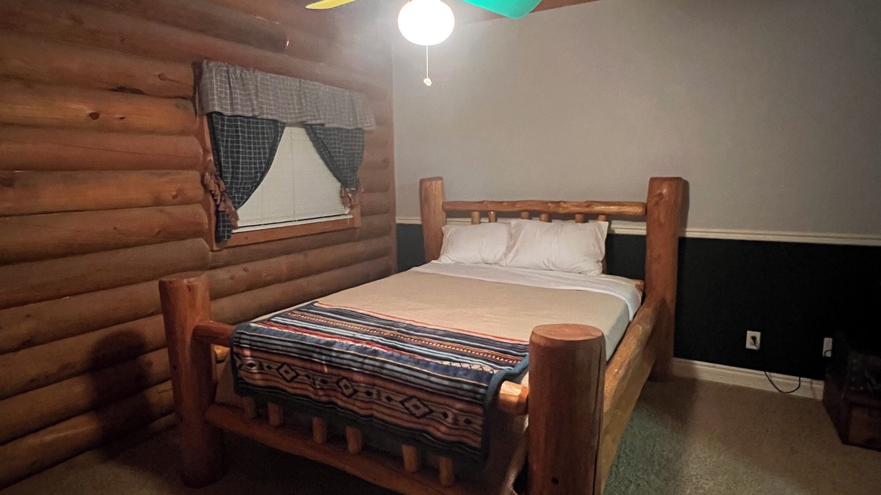 Photo of Bedroom in Moroni