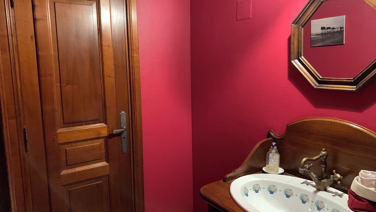 Photo of Bathroom in Champagne-les-Marais
