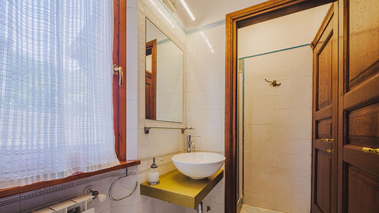 Photo of Bathroom in Corsanico-Bargecchia