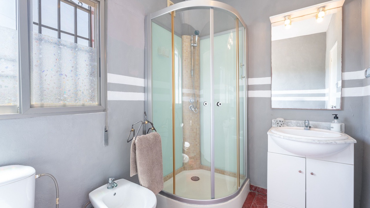 Photo of Bathroom in Torrent