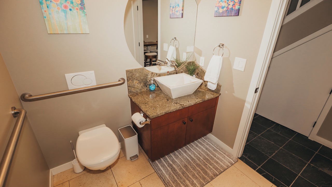 Photo of Bathroom in Cottage Lake