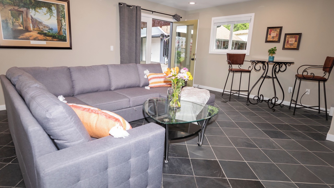 Photo of Livingroom in Cottage Lake