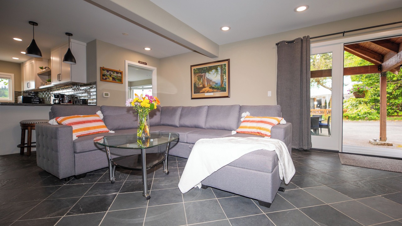 Photo of Livingroom in Cottage Lake