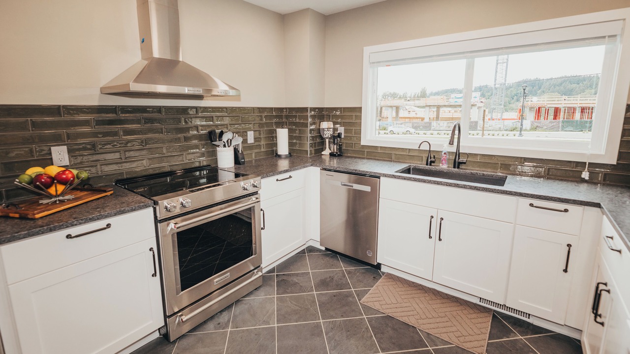 Photo of Kitchen in Cottage Lake